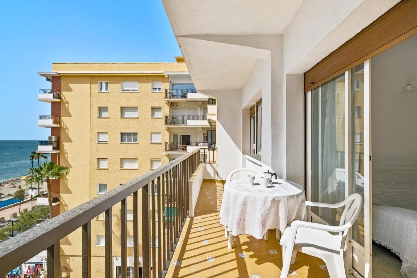 Apartamento Con Piscina En La Primera Linea De Playa De フエンヒロラ エクステリア 写真