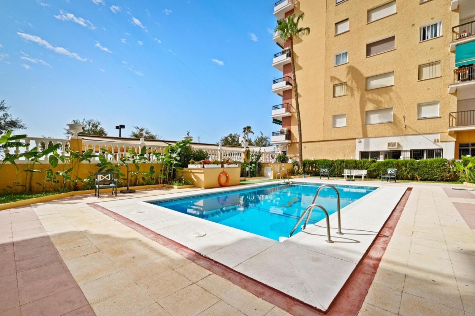 Apartamento Con Piscina En La Primera Linea De Playa De フエンヒロラ エクステリア 写真