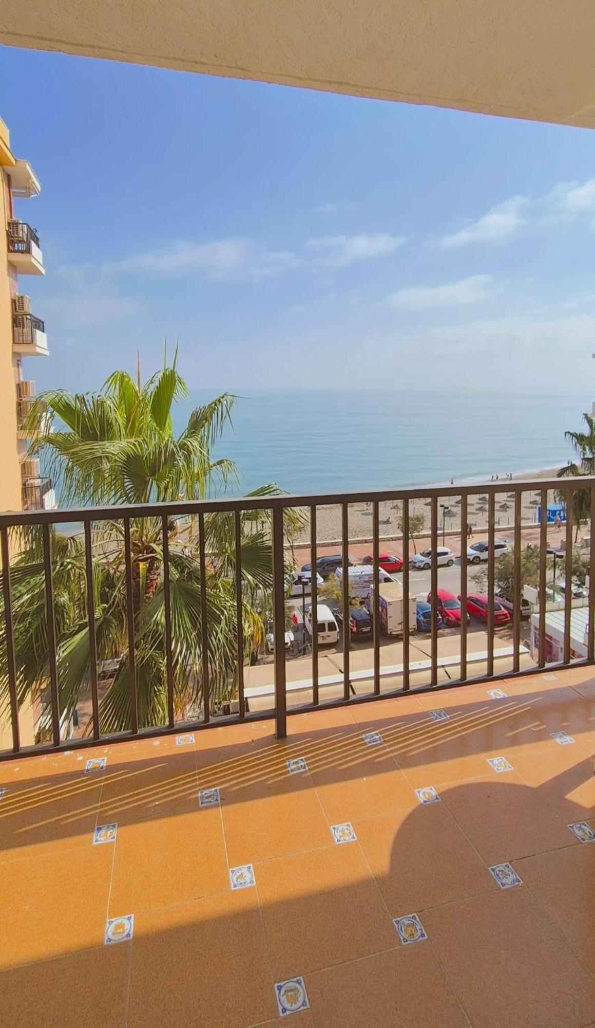 Apartamento Con Piscina En La Primera Linea De Playa De フエンヒロラ エクステリア 写真